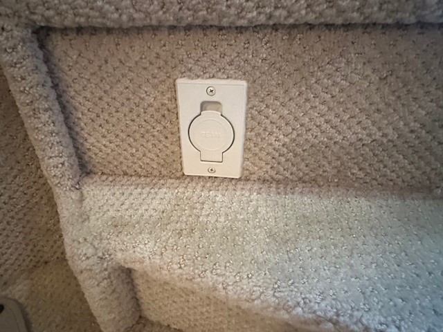 Slide: The Image of Sea Ray 38 Sundancer 2006 - 32