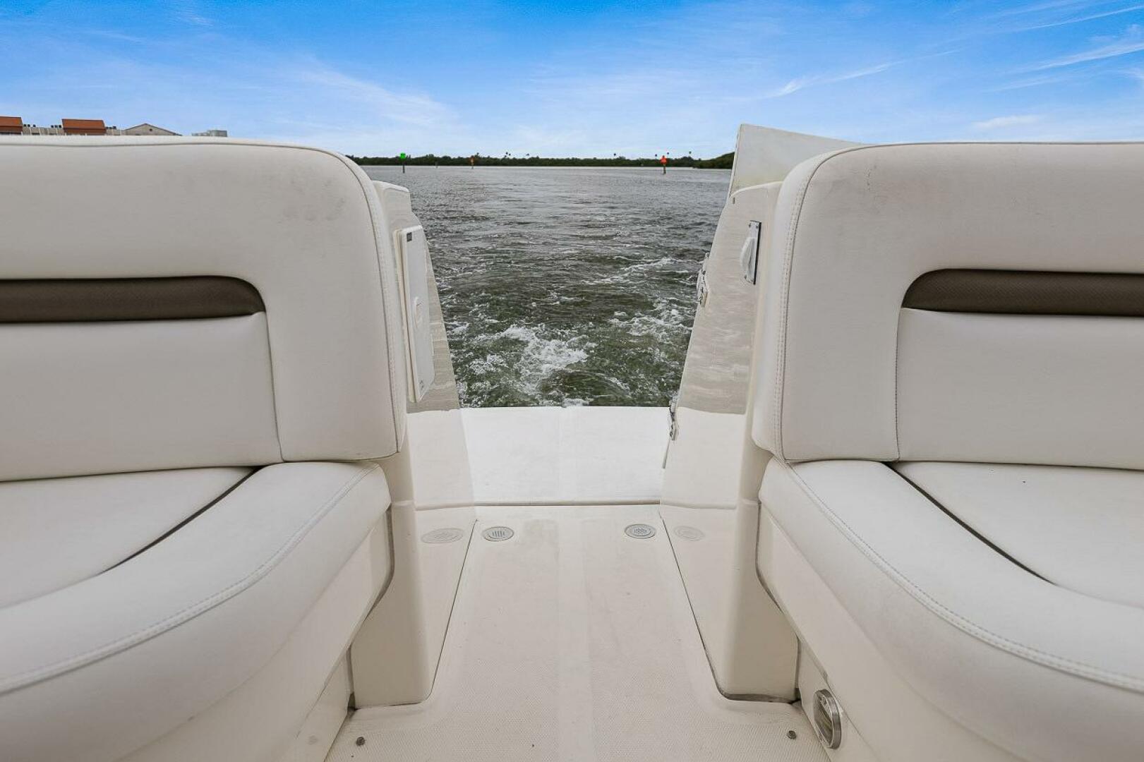 Slide: The Image of Sea Ray 38 Sundancer 2006 - 5458810