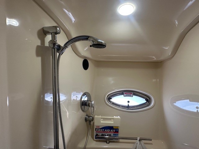 Slide: The Image of Sea Ray 38 Sundancer 2006 - 37