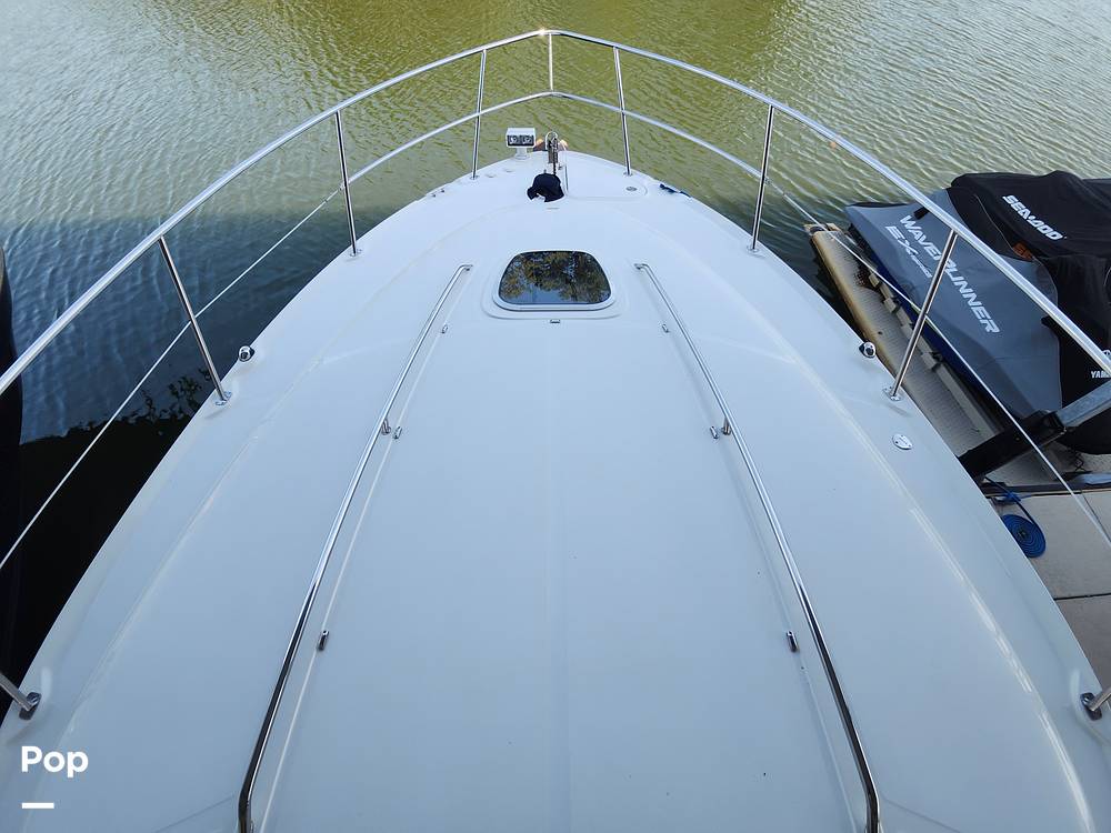 Slide: The Image of Sea Ray 38 Sundancer 2006 - 38
