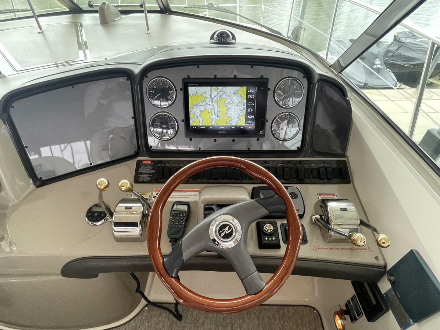 Slide: The Image of Sea Ray 38 Sundancer 2006 - 5157014