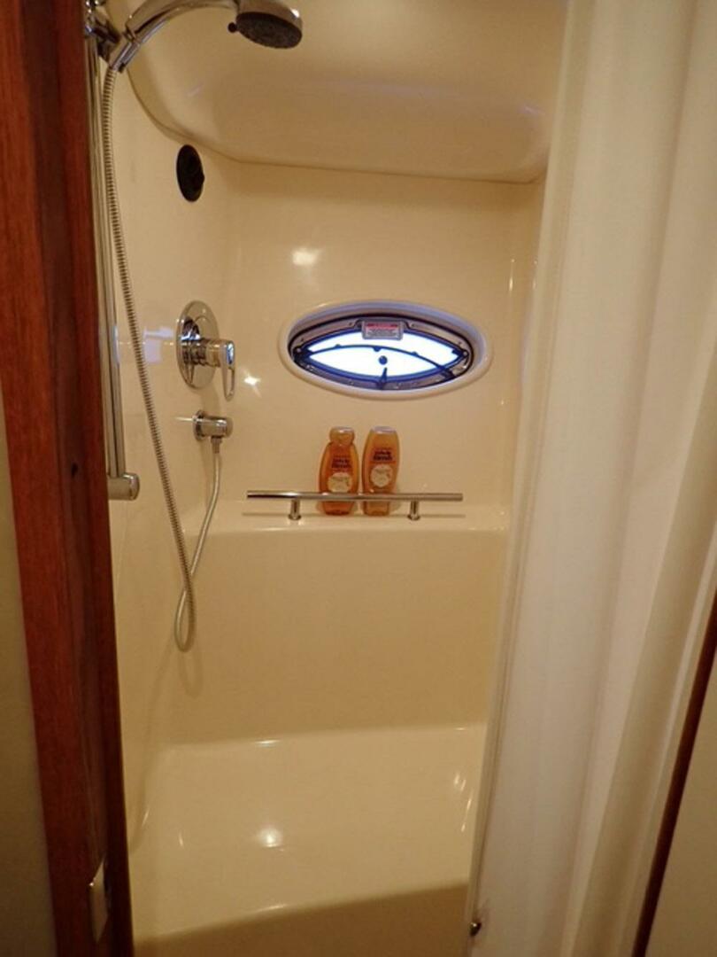 Slide: The Image of Sea Ray 38 Sundancer 2006 - 5157026