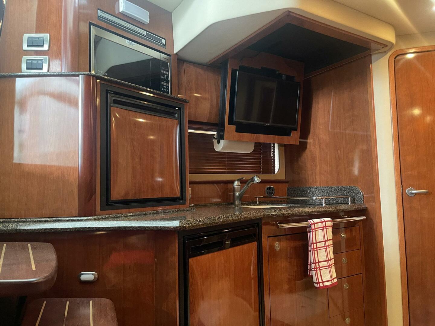 Slide: The Image of Sea Ray 38 Sundancer 2006 - 5157030