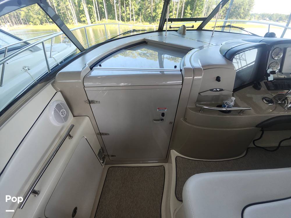 Slide: The Image of Sea Ray 38 Sundancer 2006 - 56