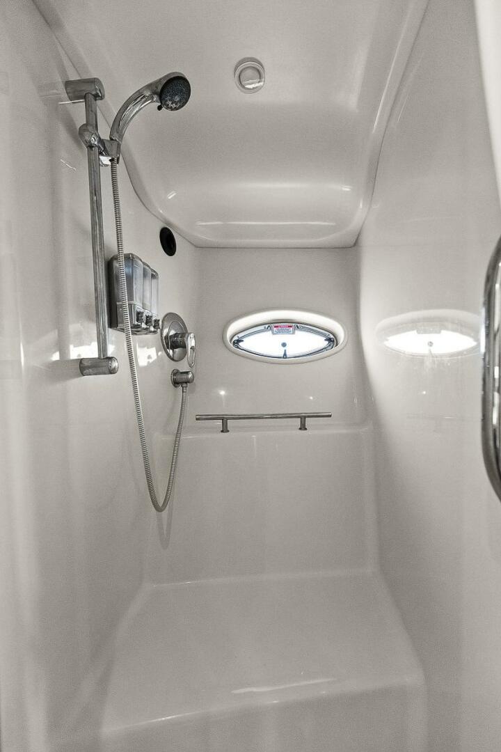 Slide: The Image of Sea Ray 38 Sundancer 2006 - 5458778