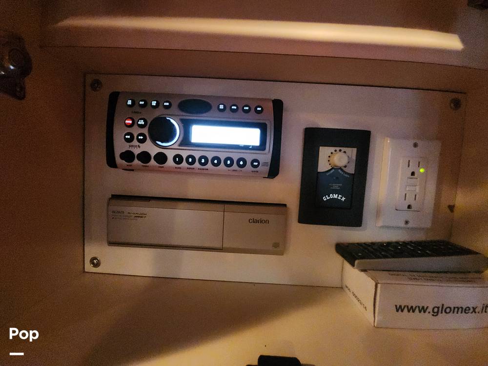 Slide: The Image of Sea Ray 38 Sundancer 2006 - 92