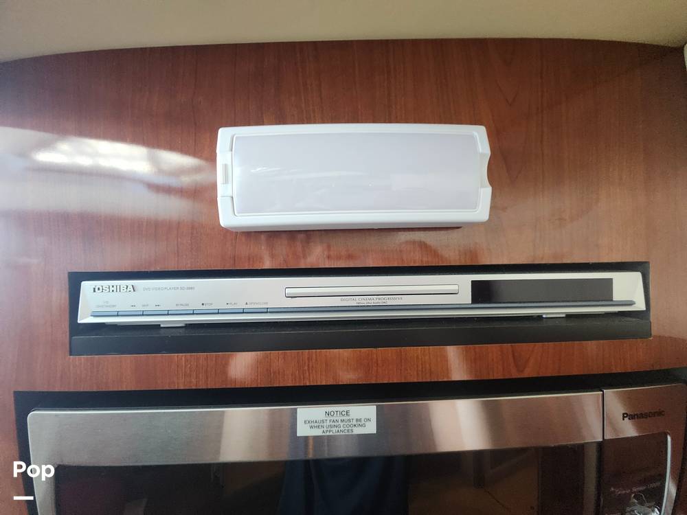 Slide: The Image of Sea Ray 38 Sundancer 2006 - 93