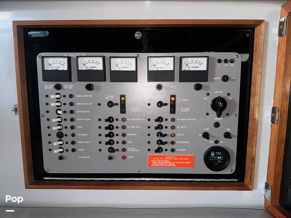 Slide: The Image of Sea Ray 390 1989 - 14833176