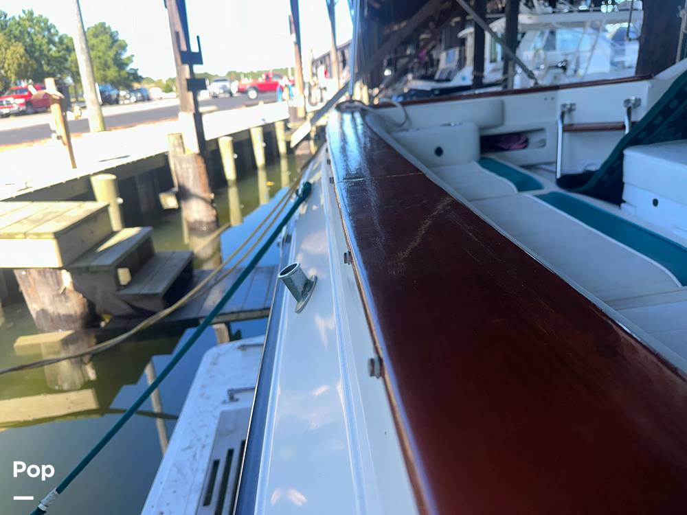 Slide: The Image of Sea Ray 390 1989 - 14833224