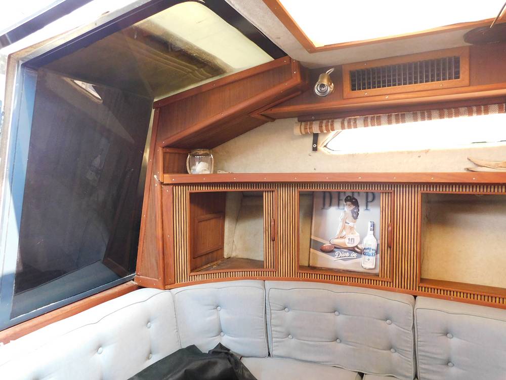 Slide: The Image of Sea Ray 390 Express 1986 - 12895809