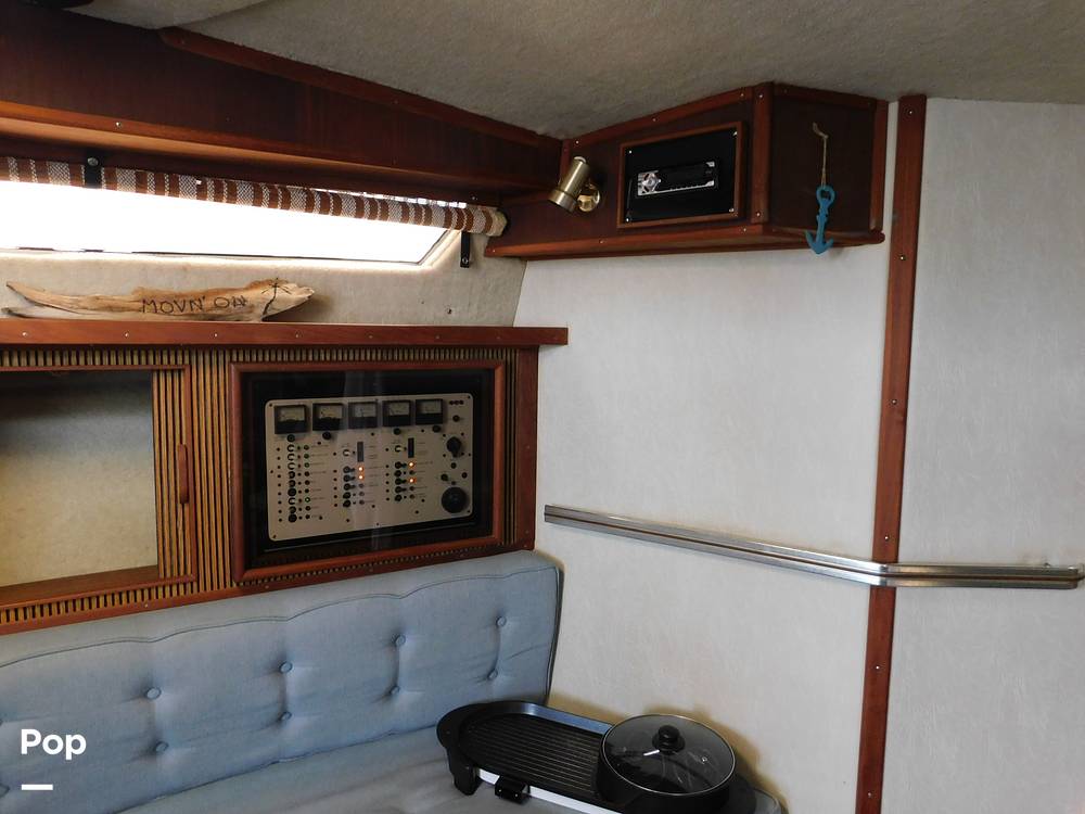 Slide: The Image of Sea Ray 390 Express 1986 - 12895810