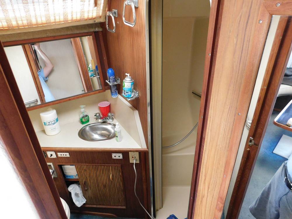 Slide: The Image of Sea Ray 390 Express 1986 - 12895818