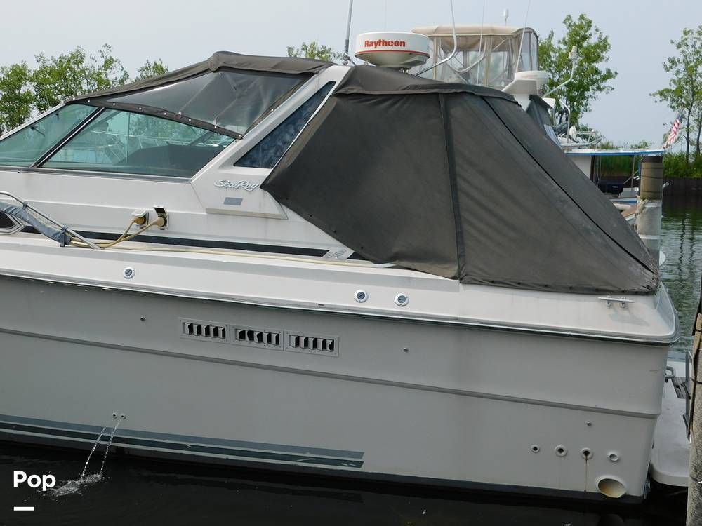 Slide: The Image of Sea Ray 390 Express 1986 - 12895712