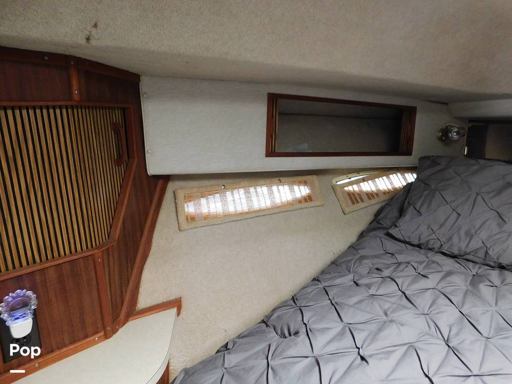 Slide: The Image of Sea Ray 390 Express 1986 - 12895833