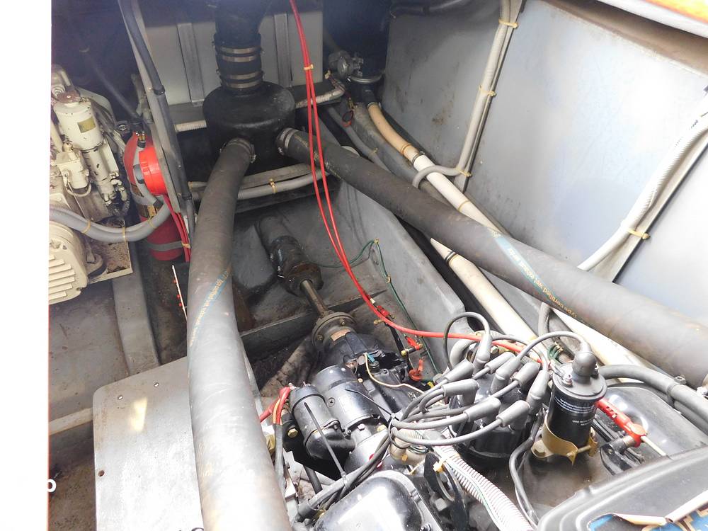 Slide: The Image of Sea Ray 390 Express 1986 - 12895836
