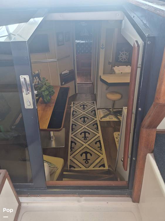 Slide: The Image of Sea Ray 390 Express 1986 - 15250814