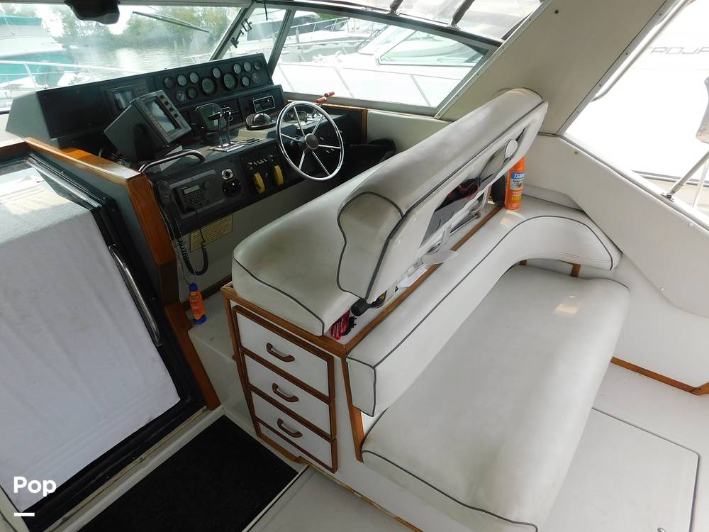 Slide: The Image of Sea Ray 390 Express 1986 - 12895754