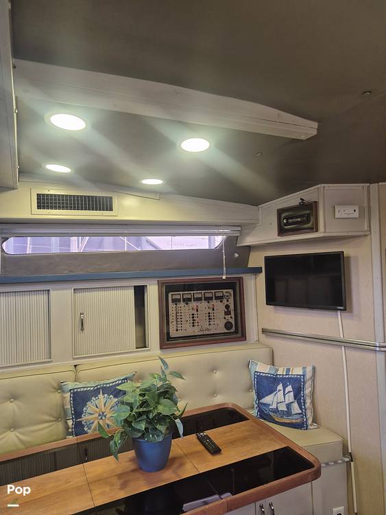 Slide: The Image of Sea Ray 390 Express 1986 - 15250826