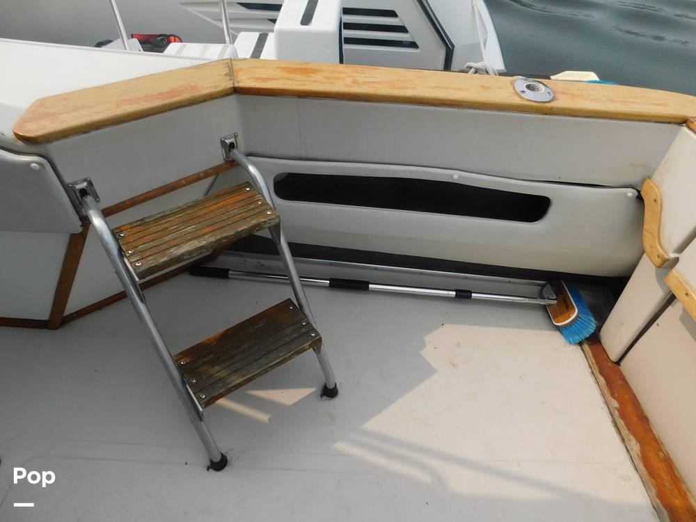 Slide: The Image of Sea Ray 390 Express 1986 - 12895739