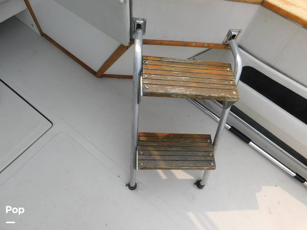 Slide: The Image of Sea Ray 390 Express 1986 - 12895740