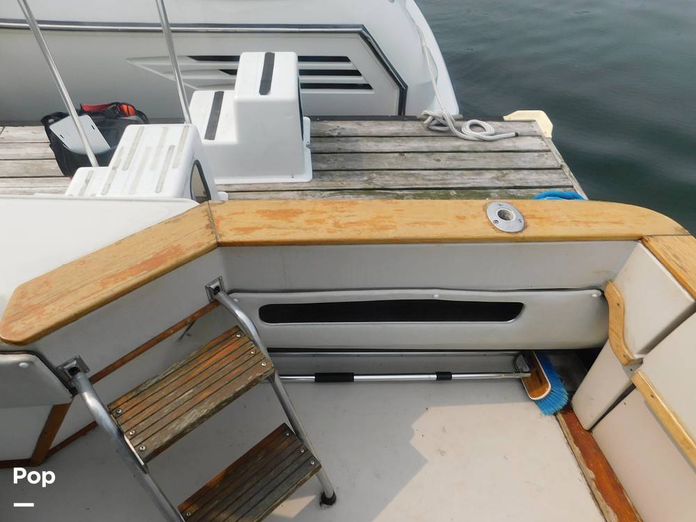 Slide: The Image of Sea Ray 390 Express 1986 - 12895741
