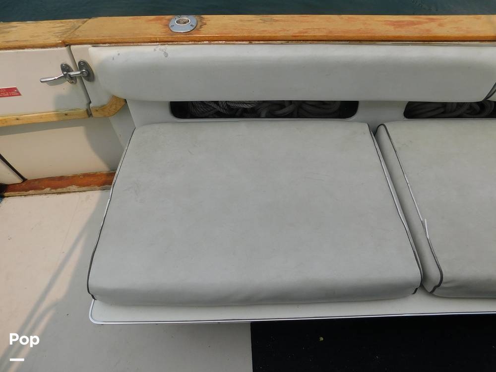 Slide: The Image of Sea Ray 390 Express 1986 - 12895744