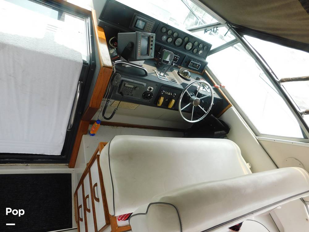 Slide: The Image of Sea Ray 390 Express 1986 - 12895756