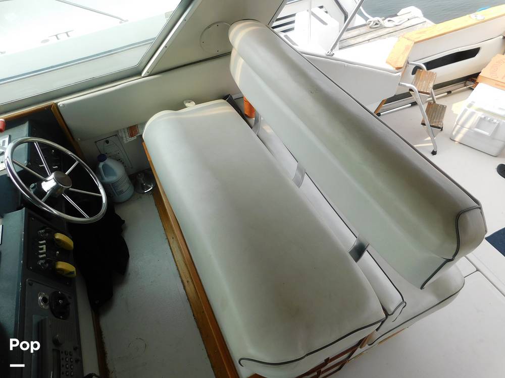 Slide: The Image of Sea Ray 390 Express 1986 - 12895757