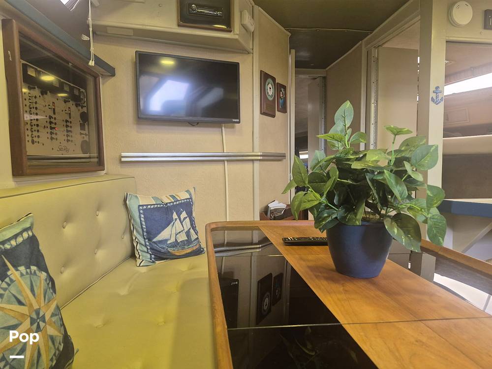 Slide: The Image of Sea Ray 390 Express 1986 - 15250805