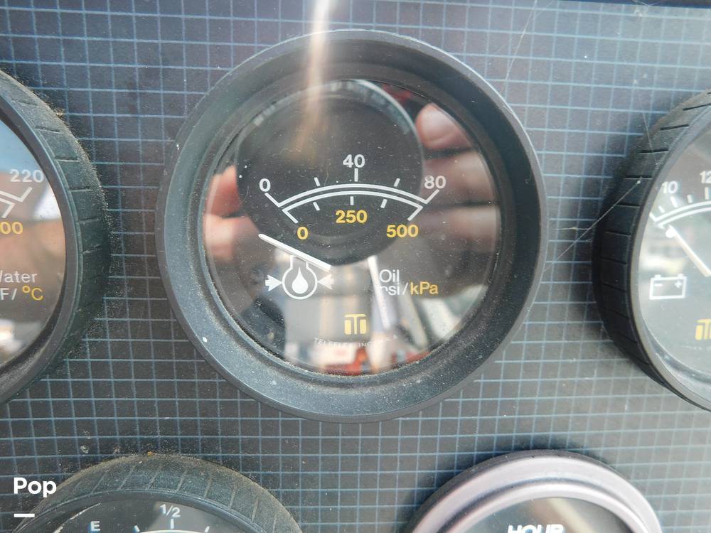 Slide: The Image of Oil Pressure Gauge - 12895763