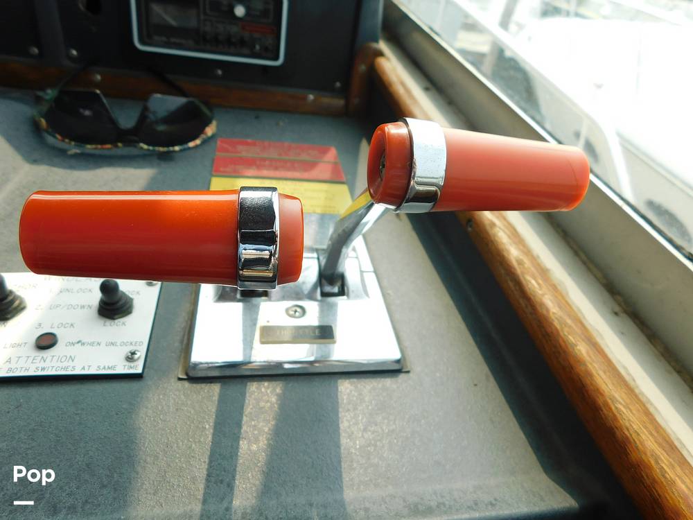 Slide: The Image of Sea Ray 390 Express 1986 - 12895779