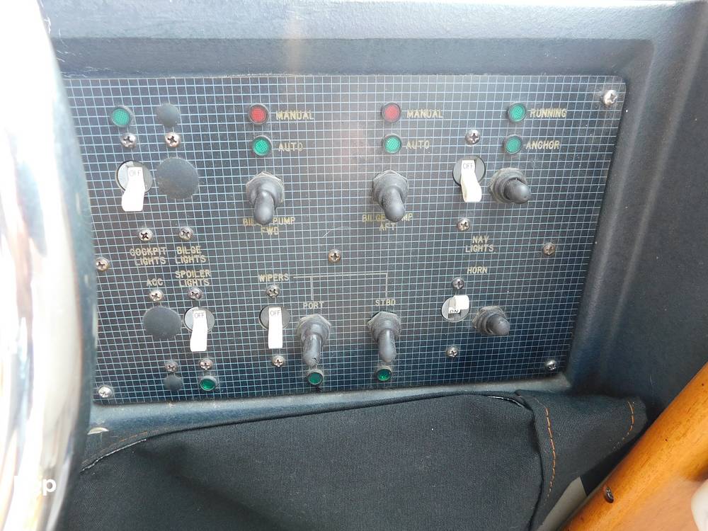 Slide: The Image of Sea Ray 390 Express 1986 - 12895787