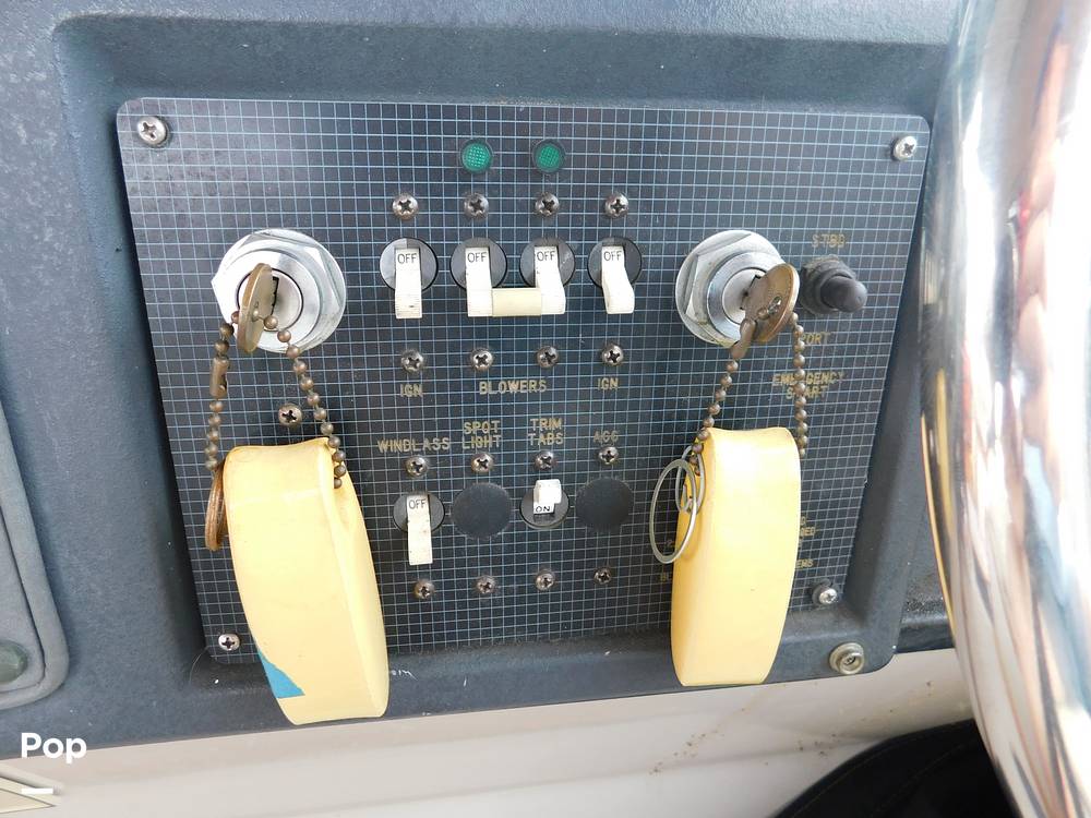 Slide: The Image of Sea Ray 390 Express 1986 - 12895789