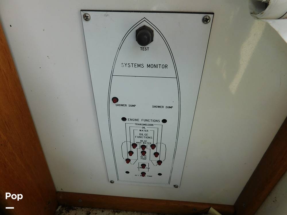 Slide: The Image of Sea Ray 390 Express 1986 - 12895793