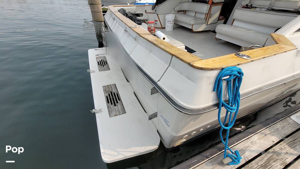 Slide: The Image of Sea Ray 390 Express 1986 - 12895709