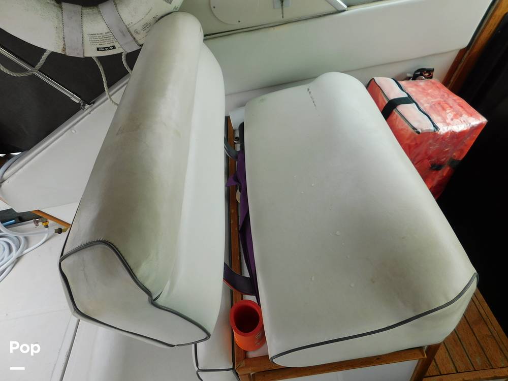 Slide: The Image of Sea Ray 390 Express 1986 - 12895795
