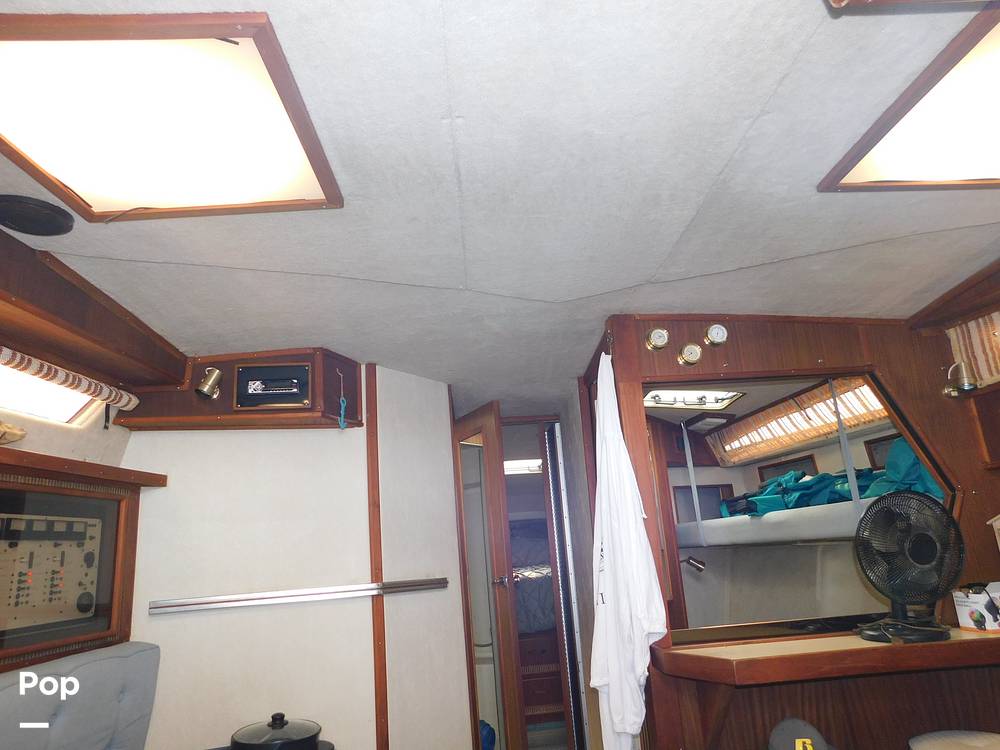 Slide: The Image of Sea Ray 390 Express 1986 - 12895800