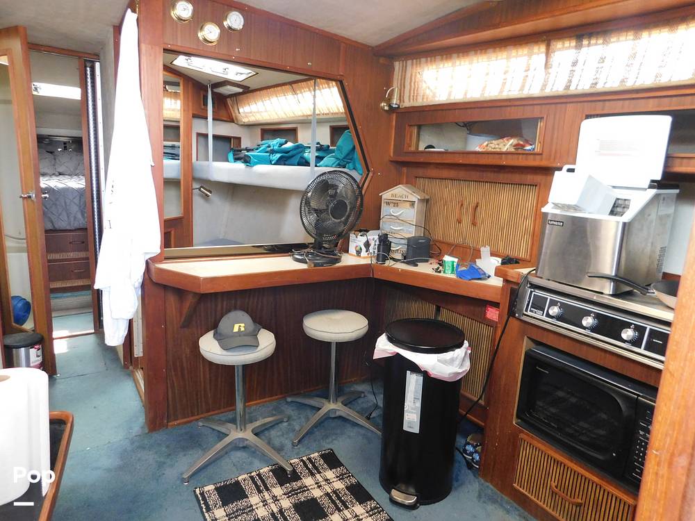 Slide: The Image of Sea Ray 390 Express 1986 - 12895803