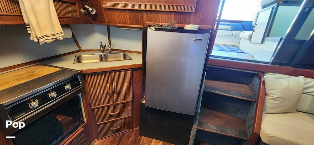 Slide: The Image of Sea Ray 390 Express Cruiser 1987 - 14930004