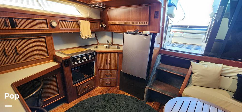 Slide: The Image of Sea Ray 390 Express Cruiser 1987 - 14930005