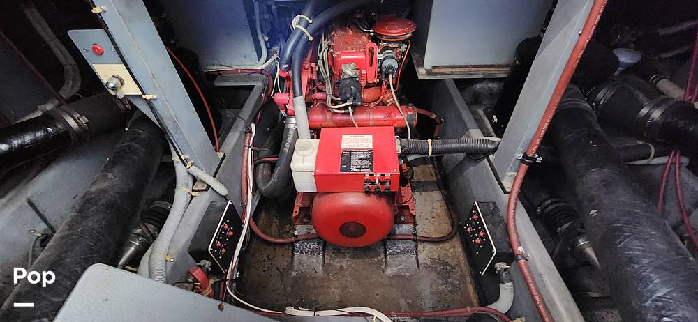 Slide: The Image of Sea Ray 390 Express Cruiser 1987 - 14930016