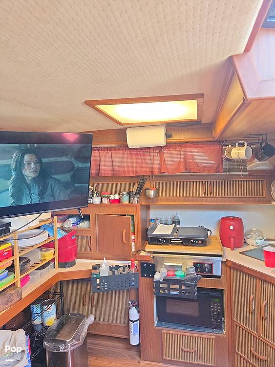 Slide: The Image of Sea Ray 390 Express Cruiser 1987 - 15399418