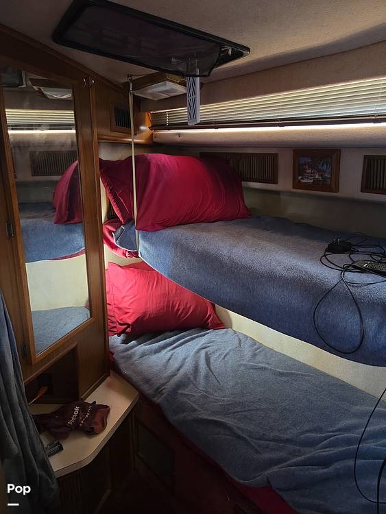 Slide: The Image of Sea Ray 390 Express Cruiser 1987 - 15399422