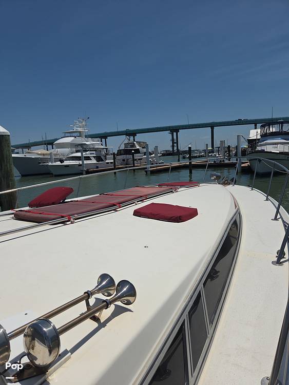 Slide: The Image of Sea Ray 390 Express Cruiser 1987 - 15399423