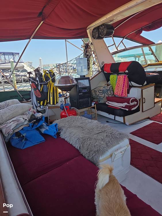 Slide: The Image of Sea Ray 390 Express Cruiser 1987 - 15399426