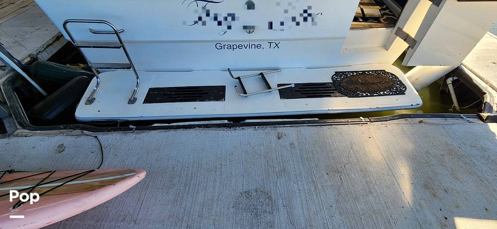 Slide: The Image of Sea Ray 390 Express Cruiser 1987 - 14929911