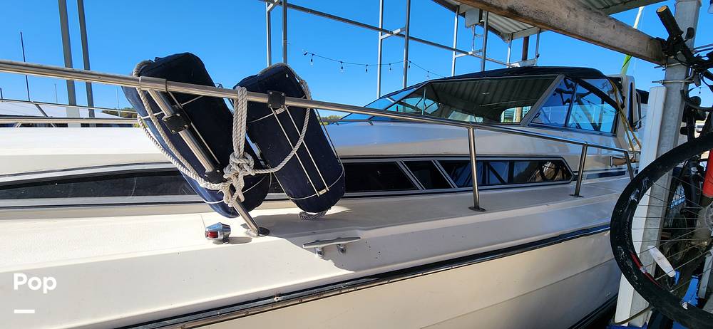 Slide: The Image of Sea Ray 390 Express Cruiser 1987 - 14929924