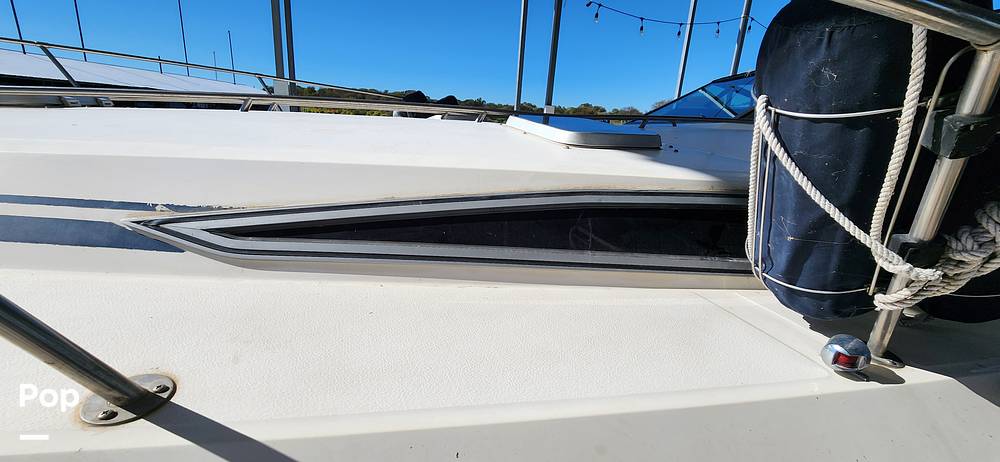 Slide: The Image of Sea Ray 390 Express Cruiser 1987 - 14929928