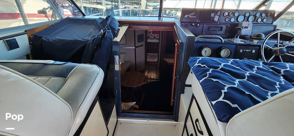 Slide: The Image of Sea Ray 390 Express Cruiser 1987 - 14929939