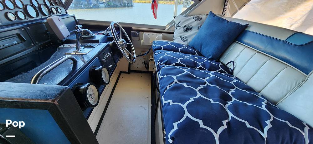 Slide: The Image of Sea Ray 390 Express Cruiser 1987 - 14929946
